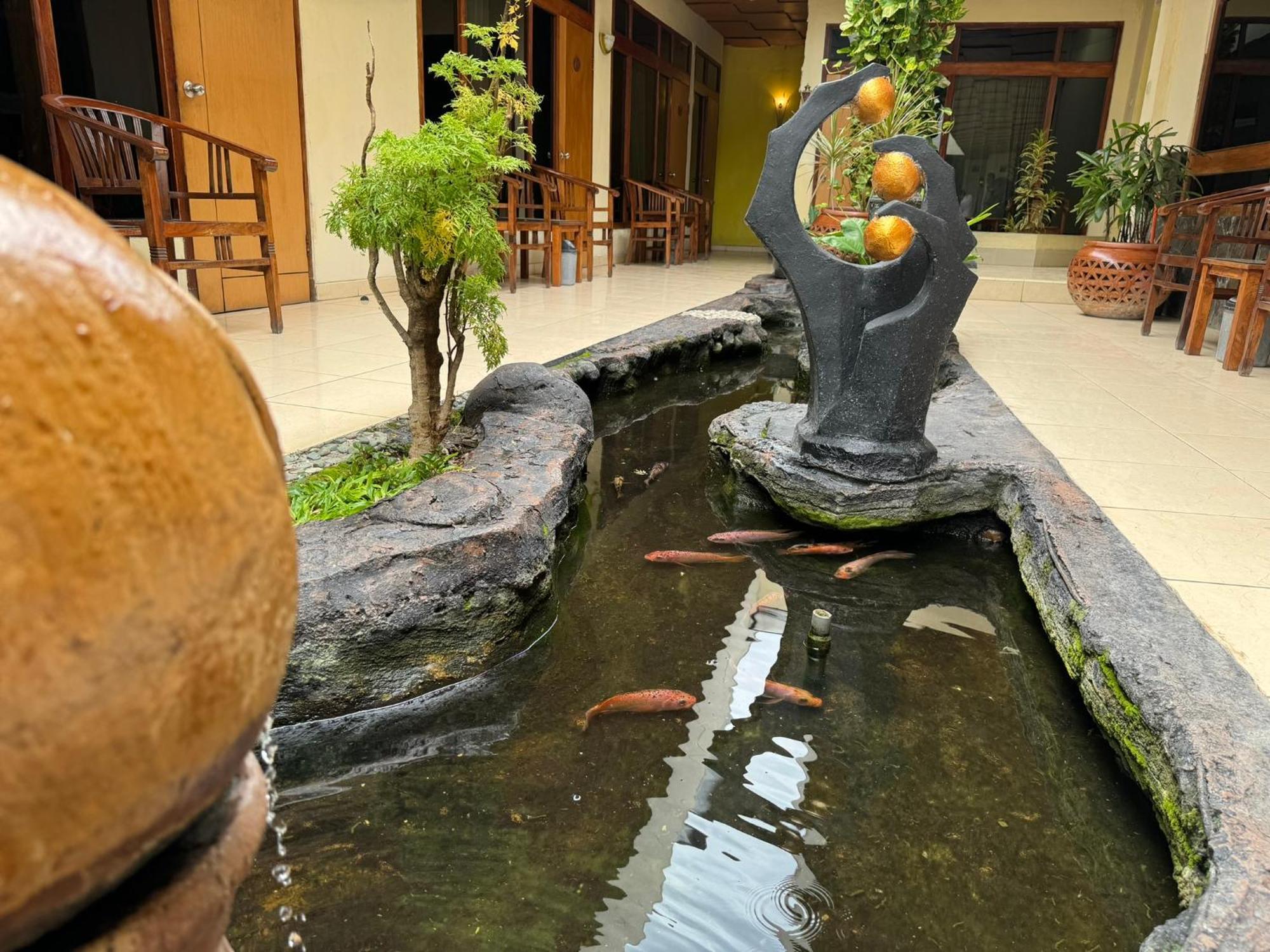 Hotel Priangan Cirebon Eksteriør billede