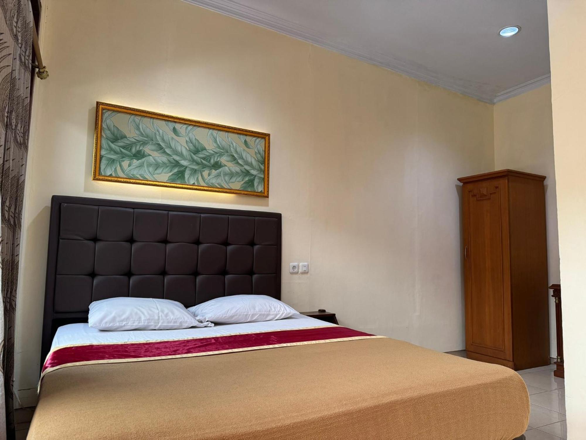 Hotel Priangan Cirebon Eksteriør billede