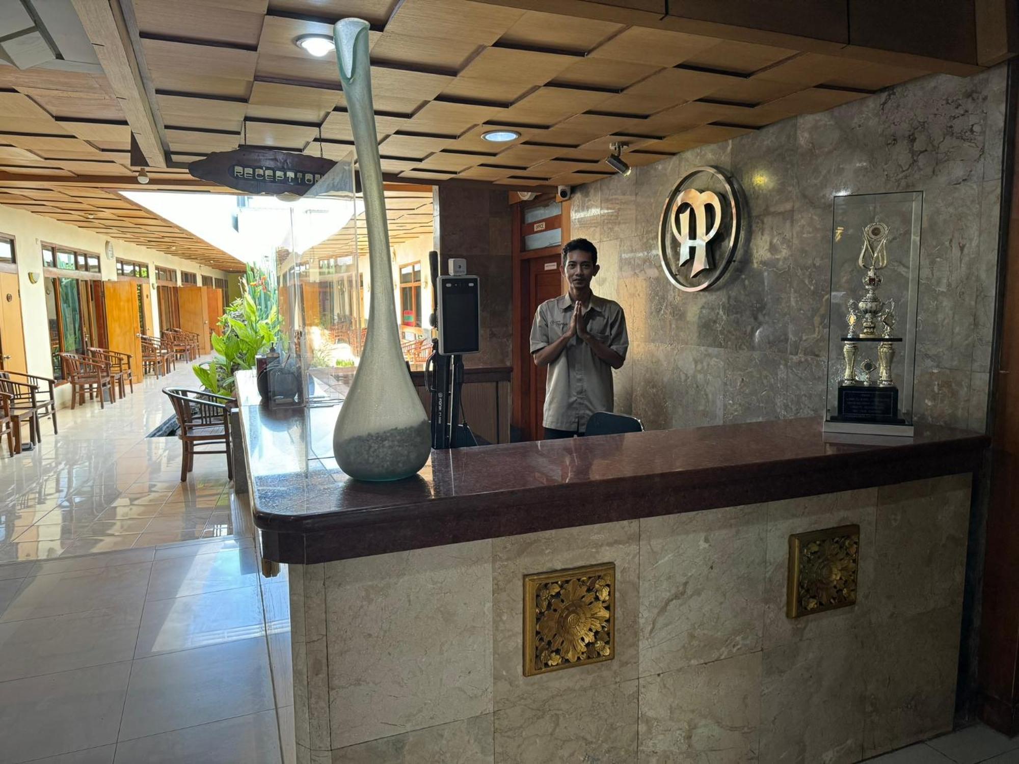 Hotel Priangan Cirebon Eksteriør billede
