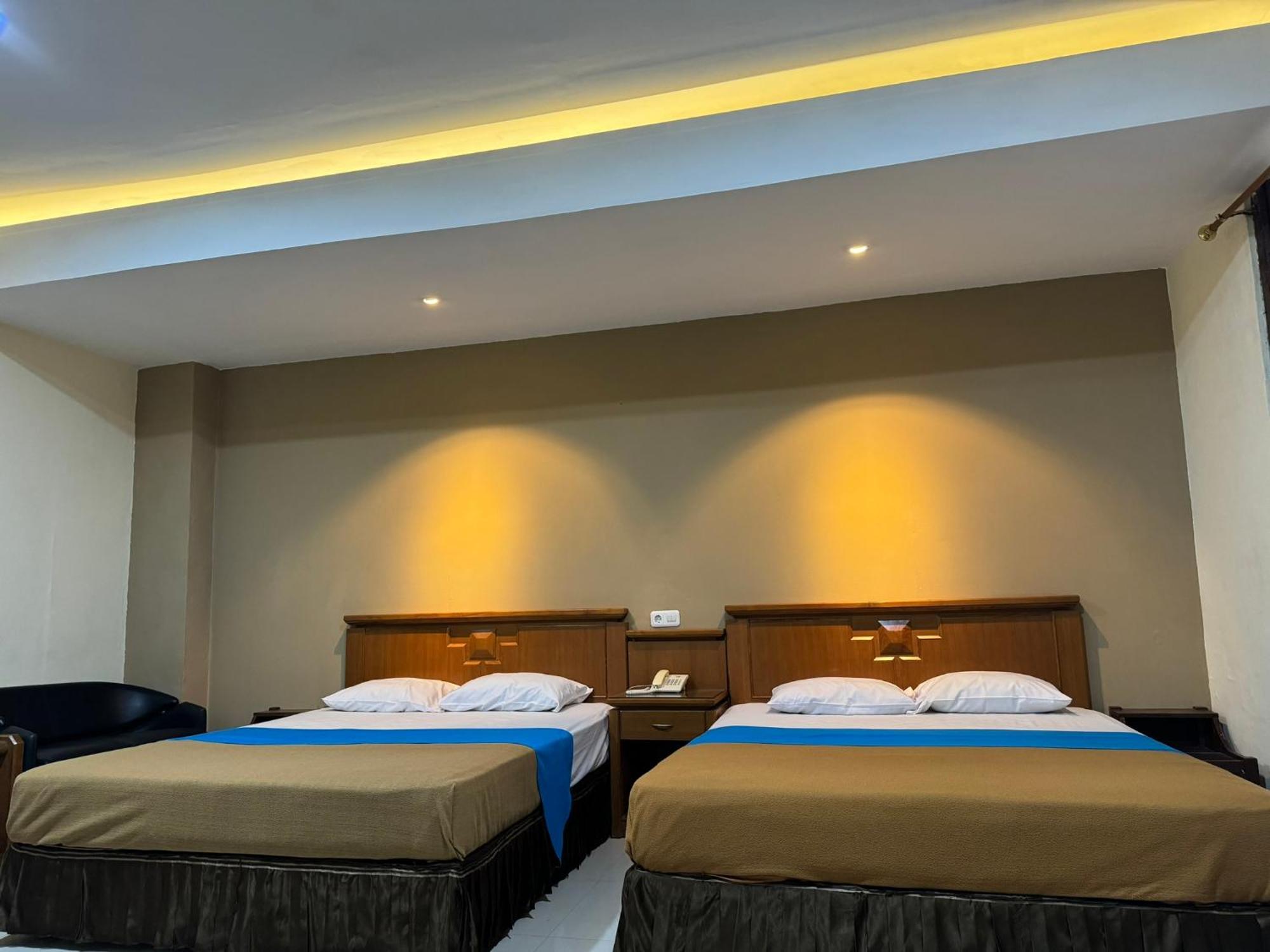 Hotel Priangan Cirebon Eksteriør billede