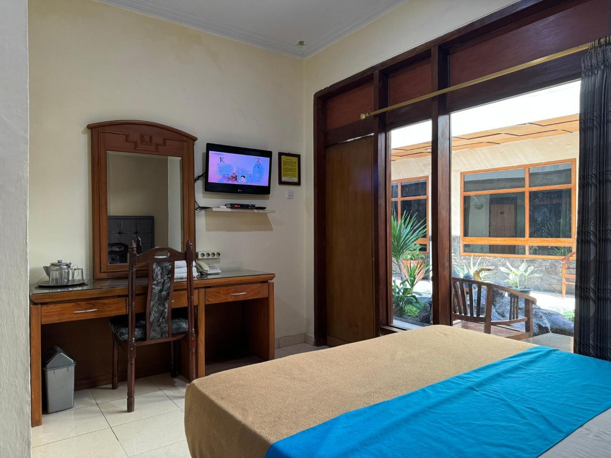 Hotel Priangan Cirebon Eksteriør billede