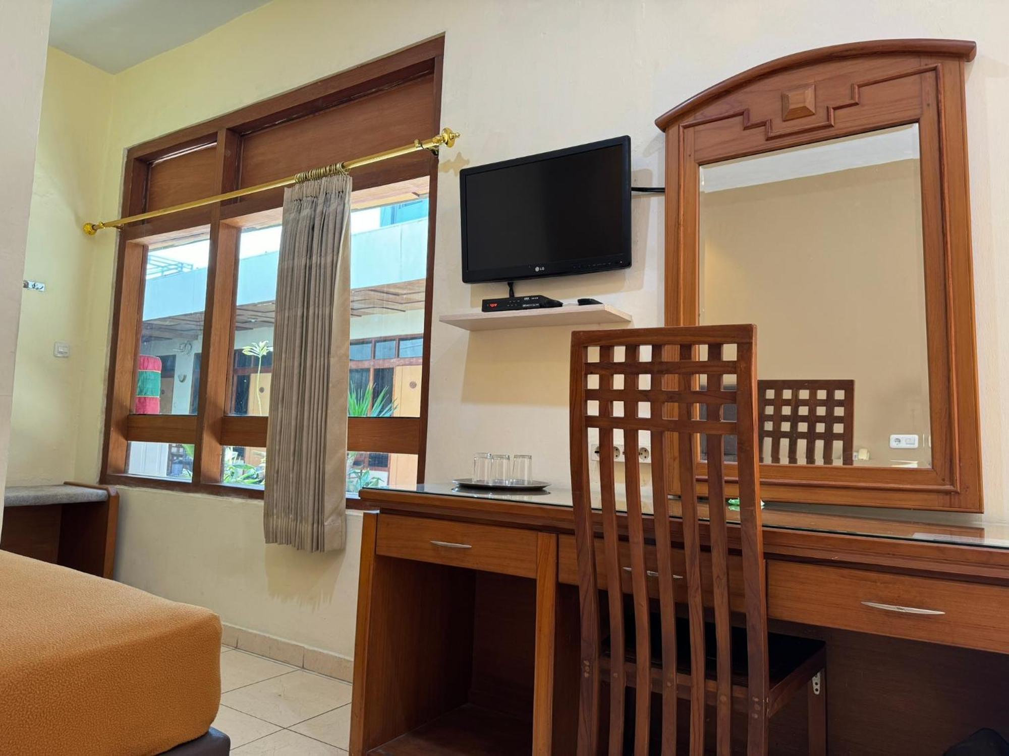Hotel Priangan Cirebon Eksteriør billede