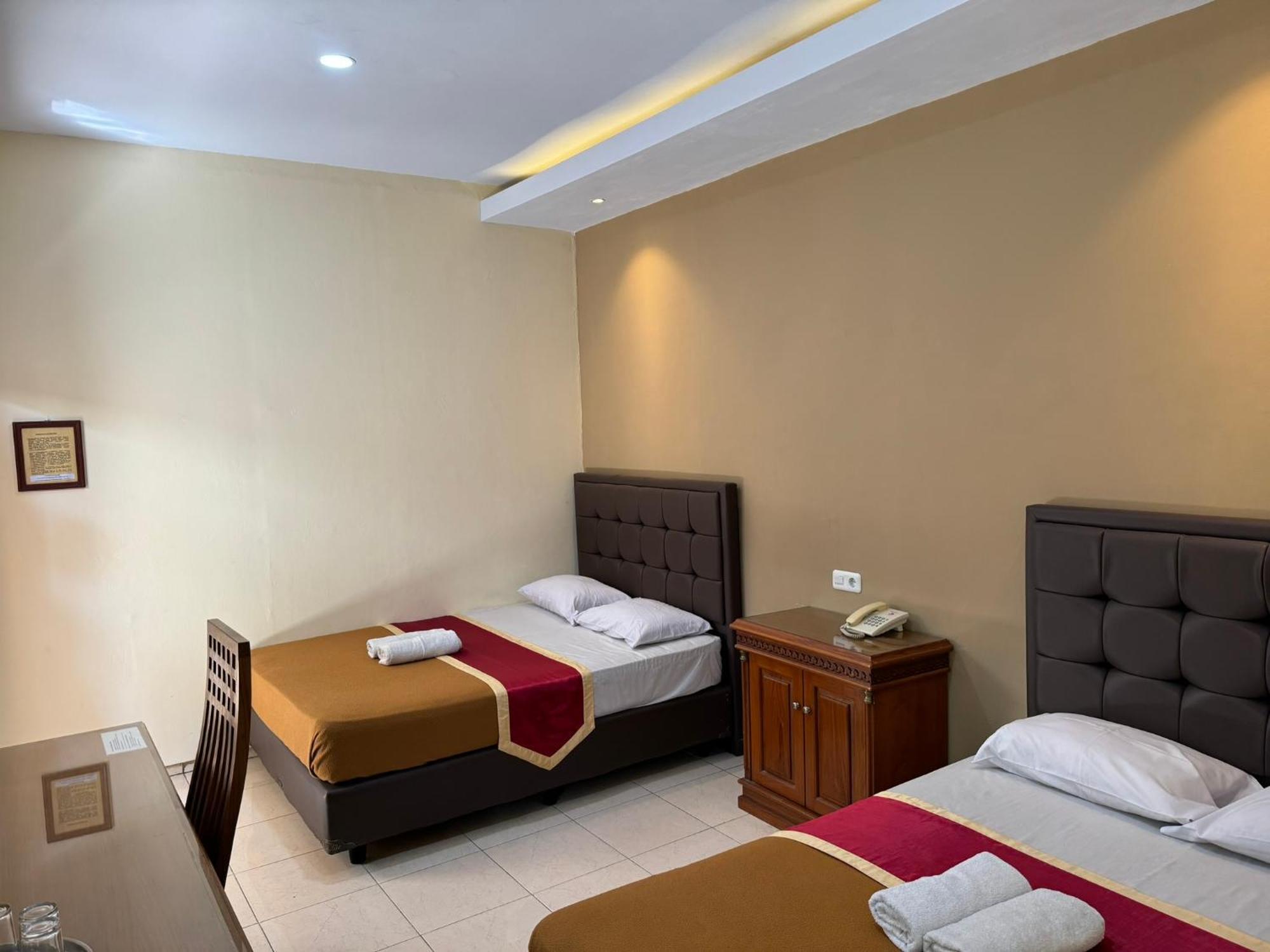 Hotel Priangan Cirebon Eksteriør billede