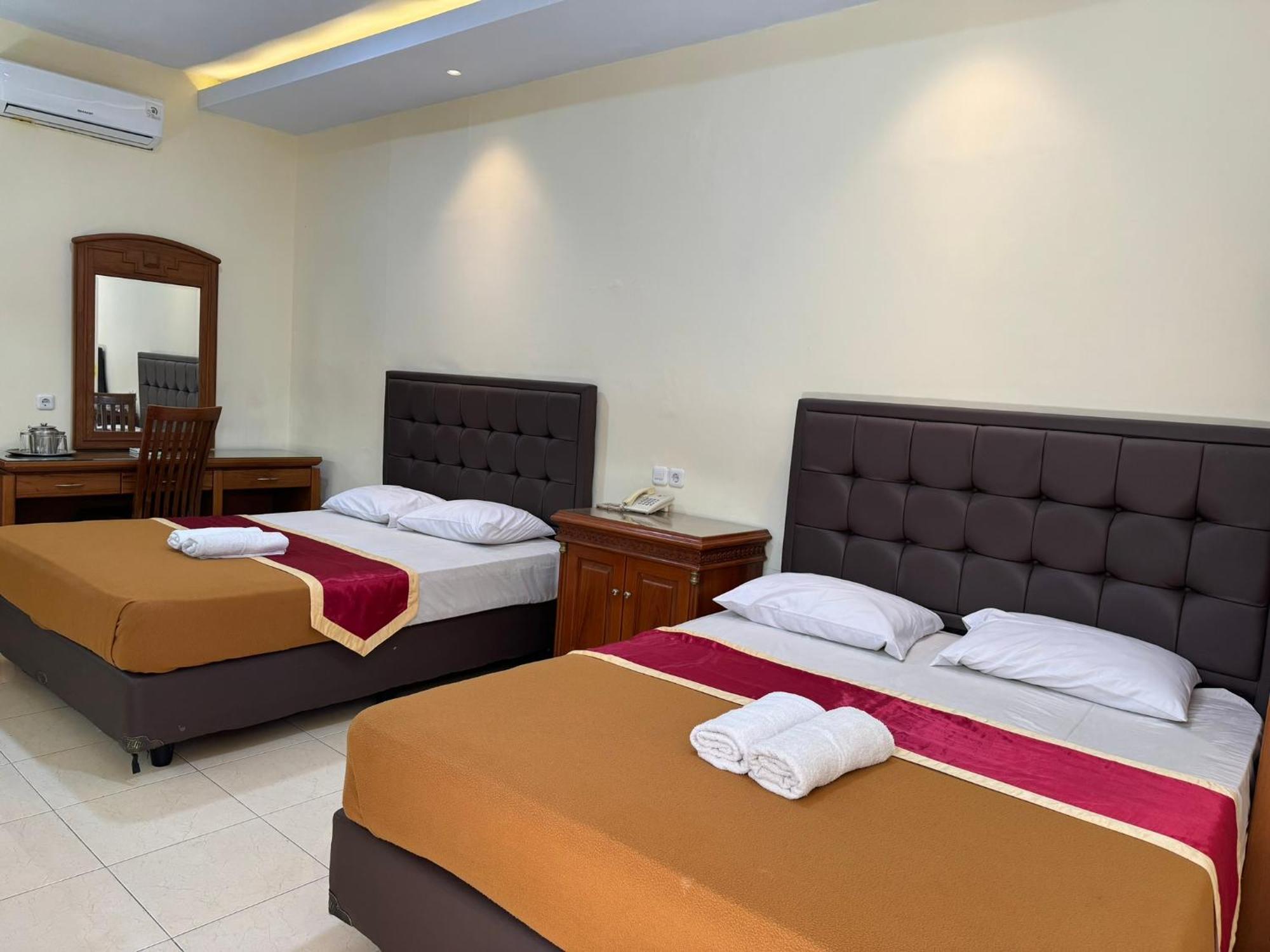 Hotel Priangan Cirebon Eksteriør billede
