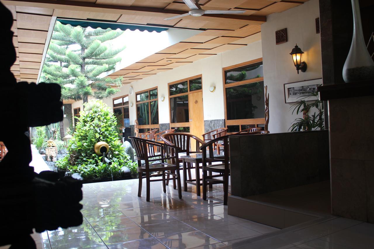 Hotel Priangan Cirebon Eksteriør billede