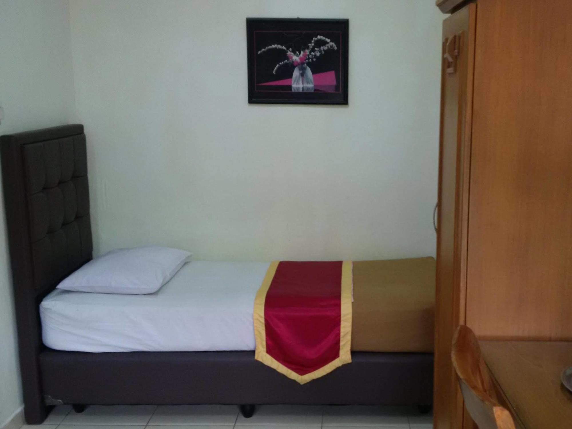 Hotel Priangan Cirebon Eksteriør billede