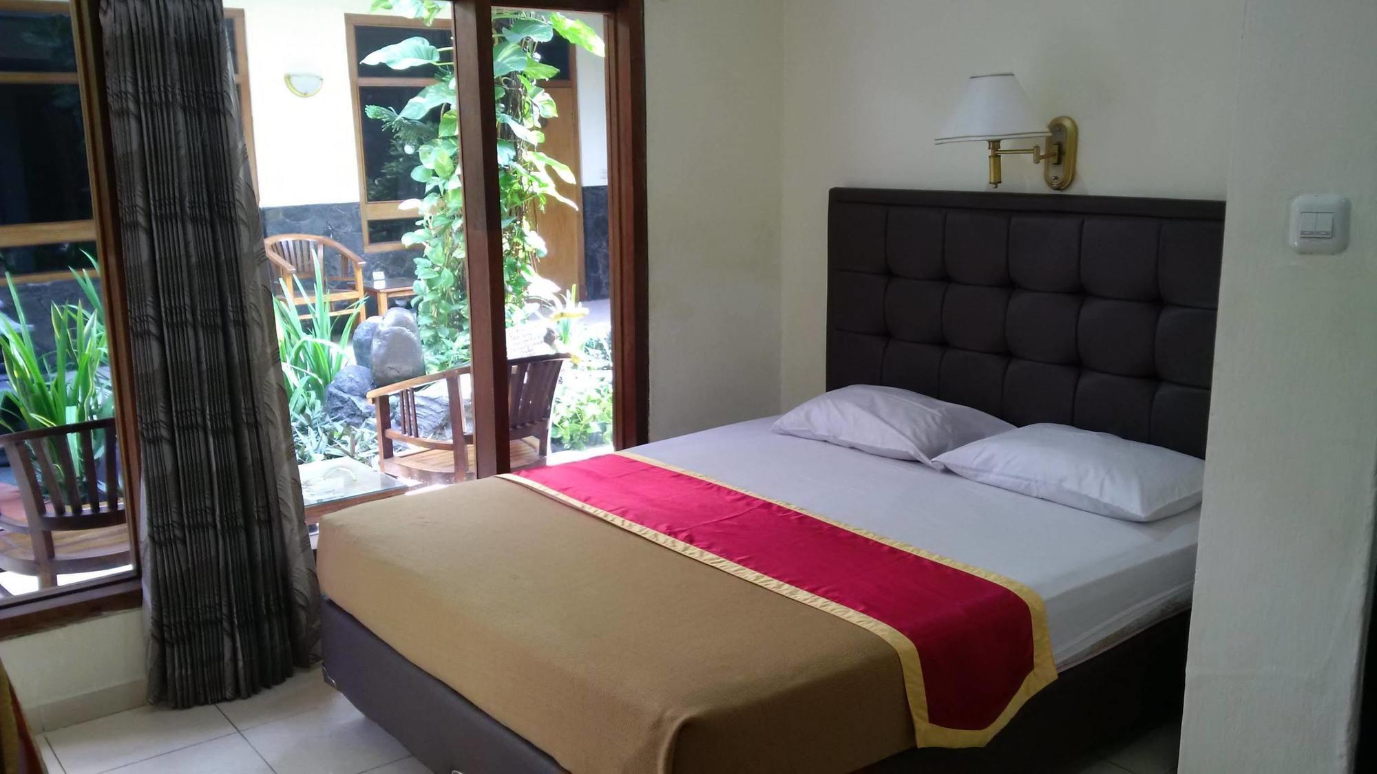 Hotel Priangan Cirebon Eksteriør billede